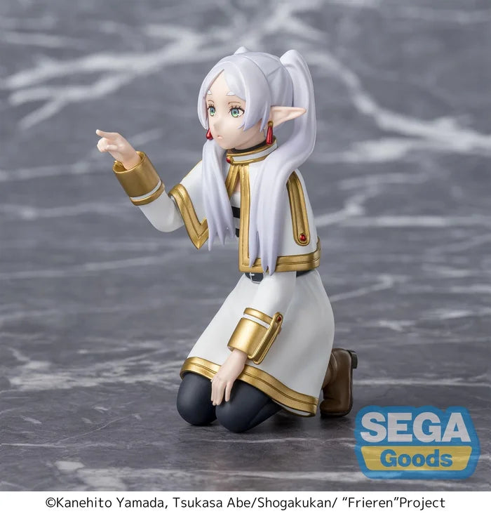 "Frieren: Beyond Journey's End" Premium Perching Figure Frieren -Poking Something-