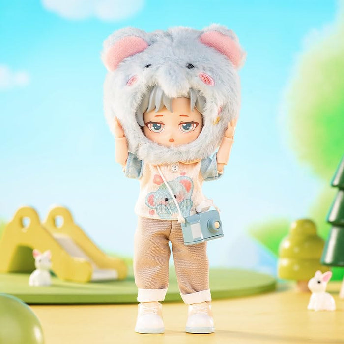 SIMONTOYS PEETSOON THEME PARK SERIES TRADING DOLL