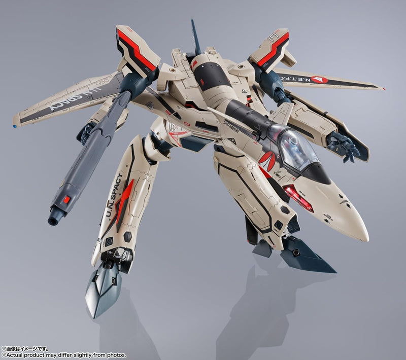 DX Chogokin "Macross Plus" YF-19 Excalibur (Isamu Dyson Fighter)
