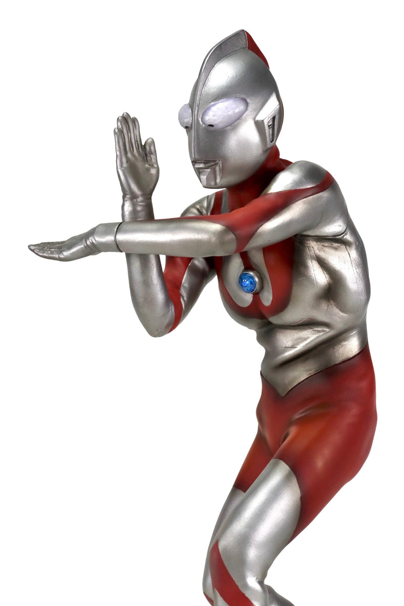 CCP 1/6 Tokusatsu Series "Ultraman" Ultraman (B Type) Spacium Beam High Grade Ver. with LED Light Up Gimmick
