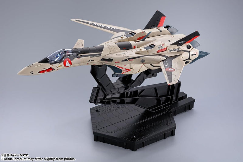 DX Chogokin "Macross Plus" YF-19 Excalibur (Isamu Dyson Fighter)