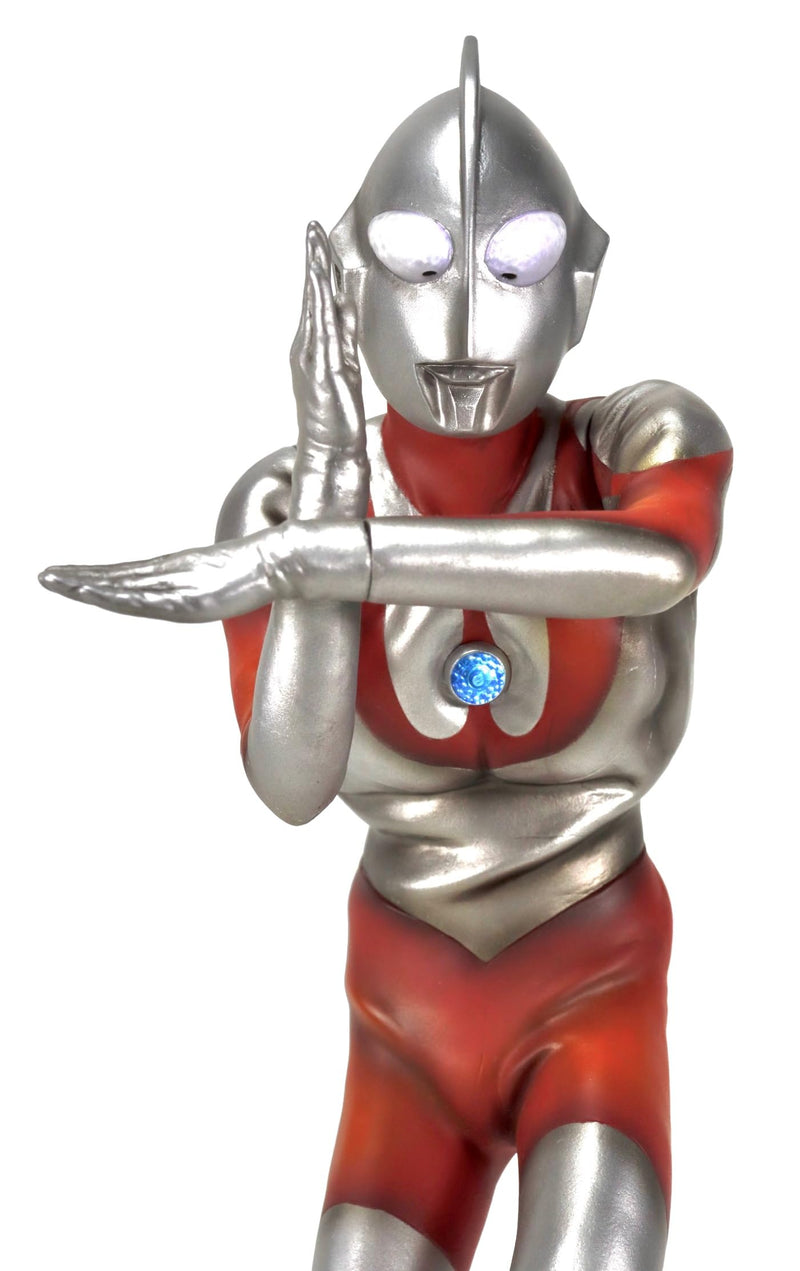 CCP 1/6 Tokusatsu Series "Ultraman" Ultraman (B Type) Spacium Beam High Grade Ver. with LED Light Up Gimmick