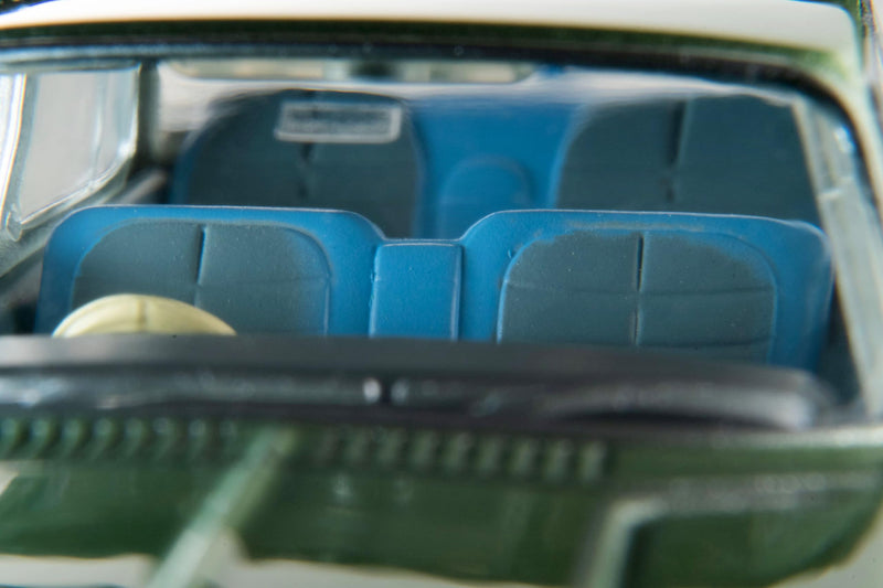 1/64 Scale Tomica Limited Vintage TLV-42d Mitsubishi Debonair (Green) 1964