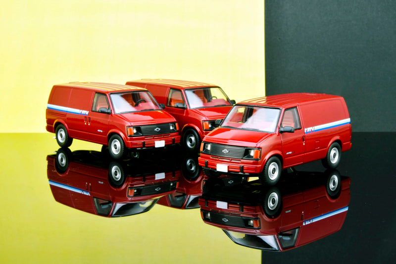 1/64 Scale Tomica Limited Vintage NEO TLV-N344a Chevrolet Astro Van (Red)