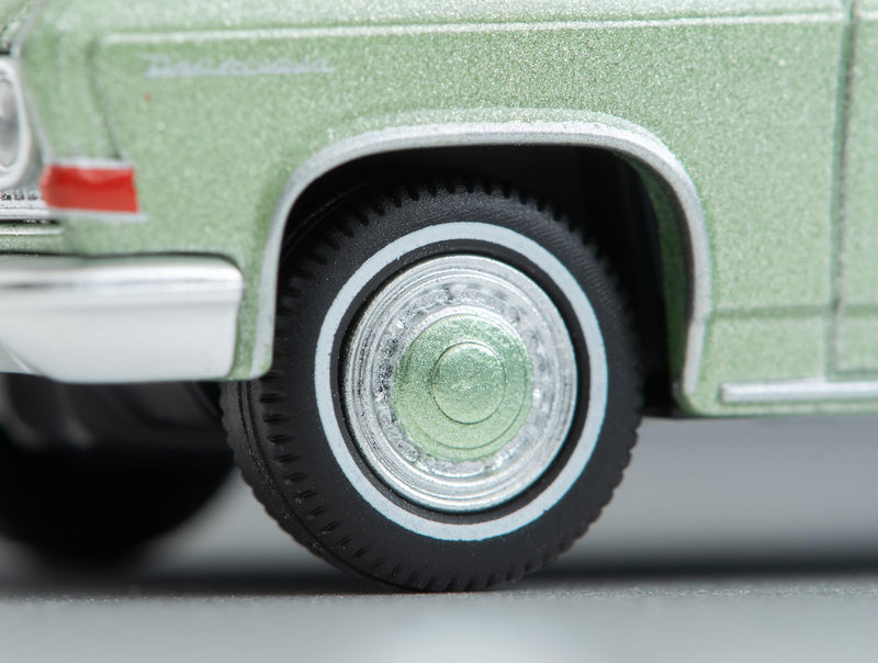 1/64 Scale Tomica Limited Vintage TLV-42d Mitsubishi Debonair (Green) 1964