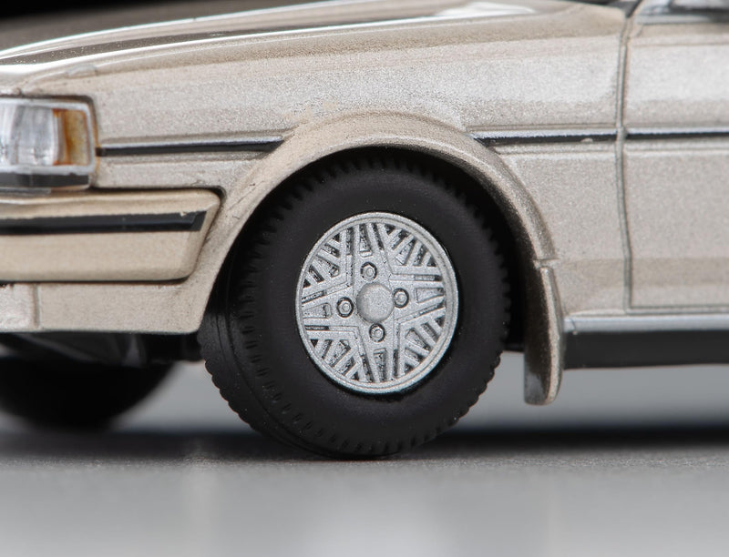 1/64 Scale Tomica Limited Vintage NEO TLV-N137c Toyota Cresta Super Lucent Twin Cam 24 (Beige) 1986