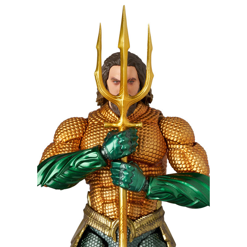 MAFEX "Aquaman and the Lost Kingdom" Aquaman (Gold & Green Suit)