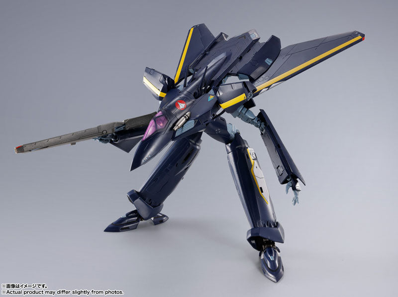 DX Chogokin "Macross 7" VF-17S Nightmare Stealth Valkyrie (Gamlin Kizaki's)