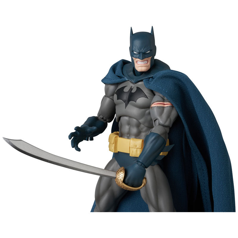 MAFEX "Batman: Hush" Batman Damage Ver. (Batman: Hush Ver.)