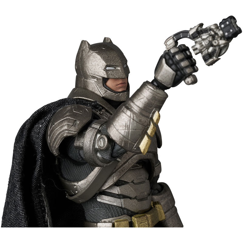 MAFEX "Batman v Superman: Dawn of Justice" ARMORED BATMAN Ver. 1.5