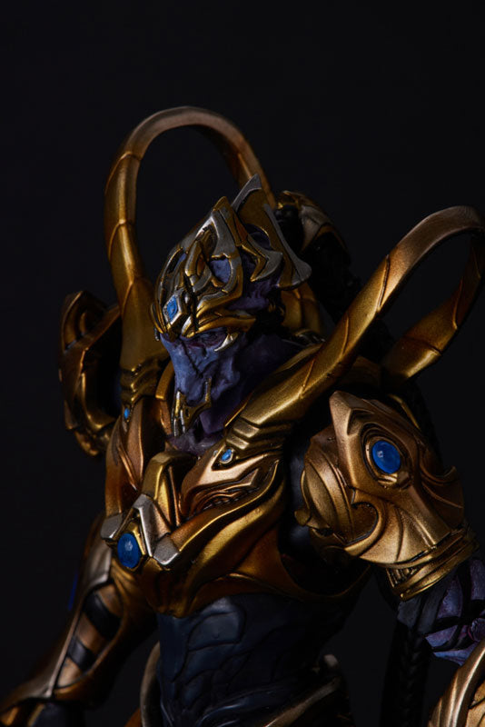"StarCraft" Zealot