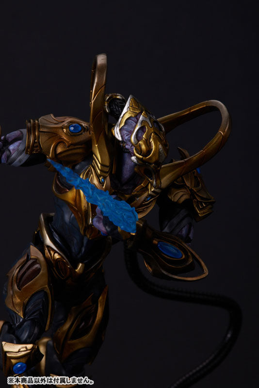 "StarCraft" Zealot