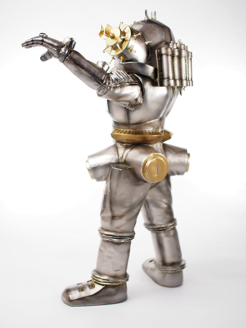 "Ultraseven" CCP 1/6 Tokusatsu Series King Joe Gun Metallic Ver.