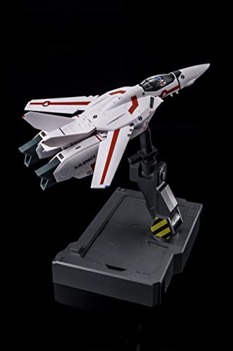 "Macross: Do You Remember Love?" Macross Variable Stand