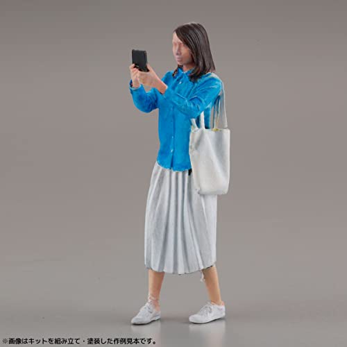 ARTPLA Tourists & Giraffe Set