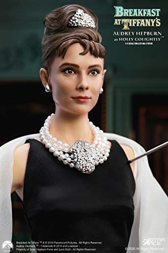 Star Ace Toys 1/4 "Breakfast at Tiffany's" Audrey Hepburn Statue