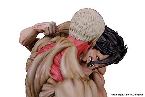 "Attack on Titan" Eren vs Armored Titan Polyresin Super Large Diorama