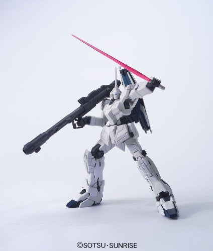 RX-0 Unicorn Gundam (Unicorn Mode Version) - 1/144 Maßstab - HGUC (# 101) Kidou Senshi Gundam UC - Bandai