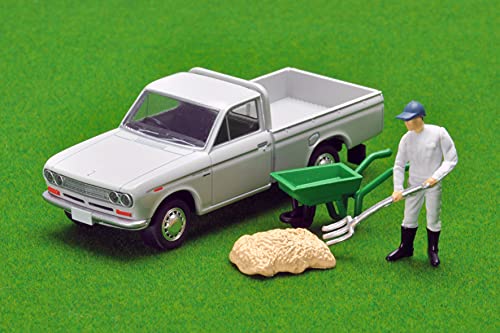 1/64 Scale Tomica Limited Vintage TLV-195c Datsun Truck 1300 Deluxe (White) with Figure
