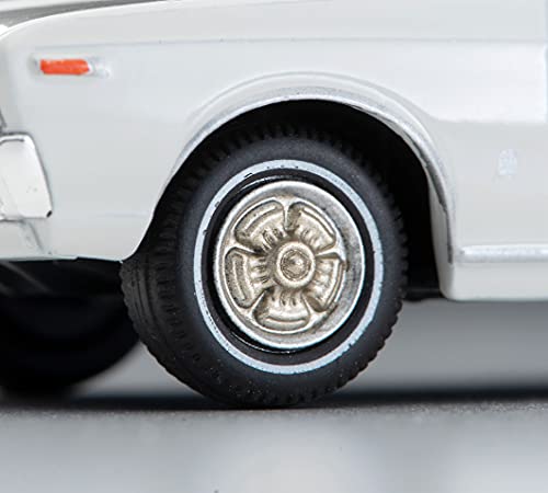 1/64 Scale Tomica Limited Vintage NEO TLV-N242a Nissan Laurel Hardtop 2000SGX (White)