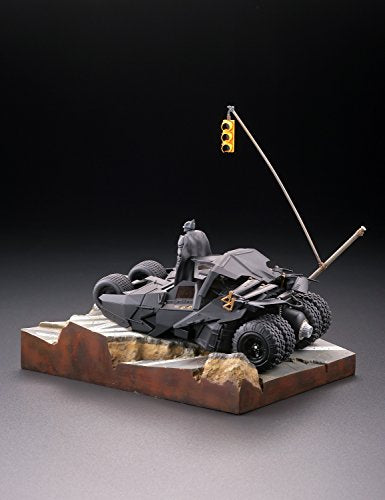 Batman Batmobile Tumbler in Gotham City Legacy of Revoltech (LR-054) The Dark Knight Rises - Kaiyodo