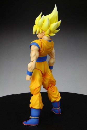 Super Saiyan Goku Legendary Super Saiyan SH Figuarts Figure – Collector's  Outpost