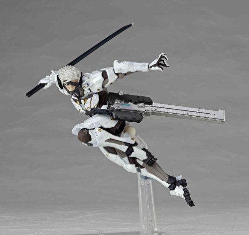 Raiden (White Armor ver. version) Revoltech (#140EX) Metal Gear Rising: Revengeance - Kaiyodo