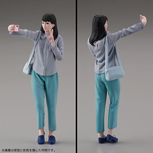 ARTPLA Tourist & African Elephant Set