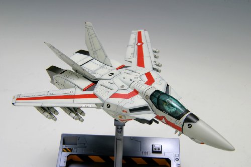 VF-1J Valkyrie (Ichijou Hikaru) (version de mode de chasse) - 1/100 échelle - Macross - Wave