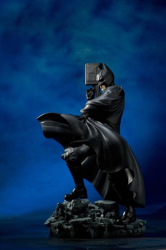 Batman 1/6 ARTFX Statue The Dark Knight Rises - Kotobukiya
