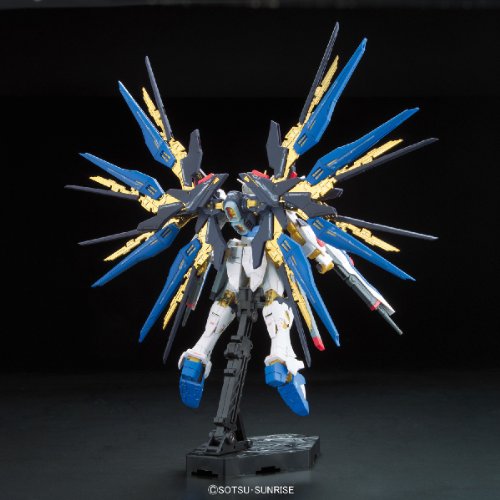 ZGMF-X20A Strike Freedom Gundam - 1/144 Escala - RG (# 14) Kidou Senshi Gundam Semilla Destiny - Bandai