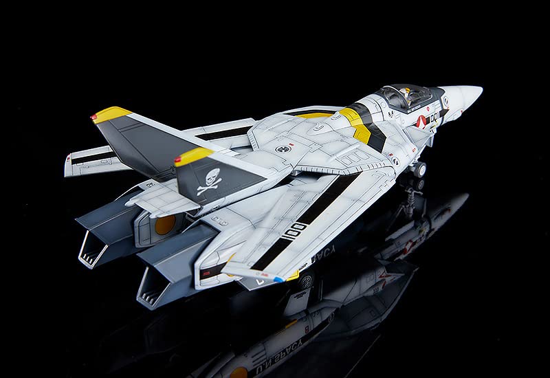 Macross: Do You Remember Love? PLAMAX 1/72 VF-1S Fighter Valkyrie (Roy Focker Custom)