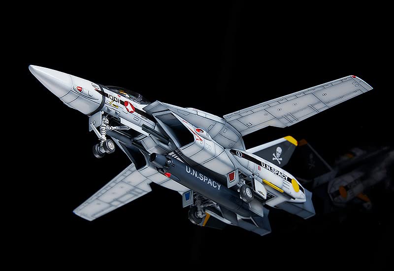 Macross: Do You Remember Love? PLAMAX 1/72 VF-1S Fighter Valkyrie (Roy Focker Custom)