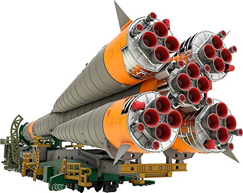 1/150 Plastic Model Soyuz Rocket & Transport Train