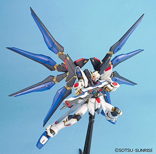 ZGMF-X20A Schlagfreiheit Gundam - 1/100 Maßstab - MG (# 093) Kidou Senshi Gundam Seed Destiny - Bandai