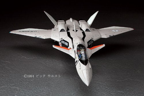 VF-11B Thunderbolt - 1/72 scale - Macross Plus - Hasegawa