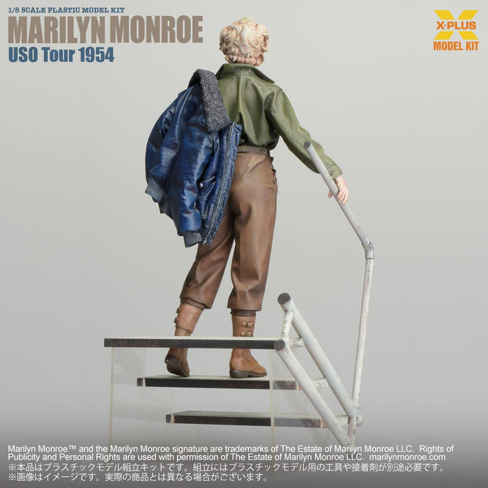 1/8 Scale Marilyn Monroe (USO Tour 1954) Plastic Model Kit