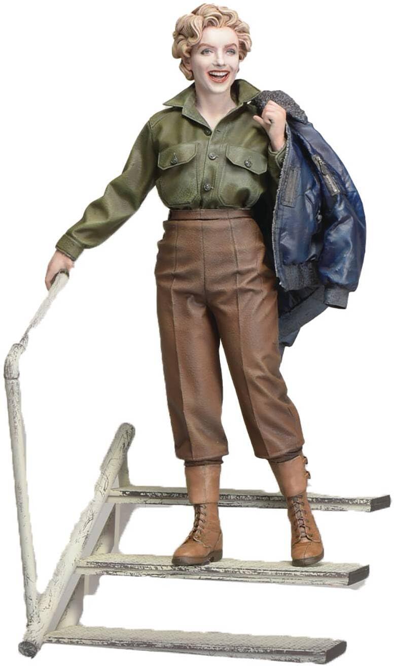 1/8 Scale Marilyn Monroe (USO Tour 1954) Plastic Model Kit