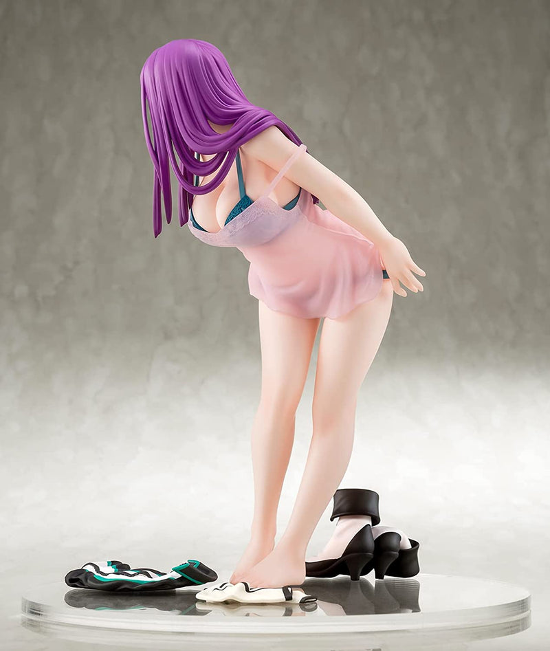 "World's End Harem" Suou Mira Alluring Negligee Figure