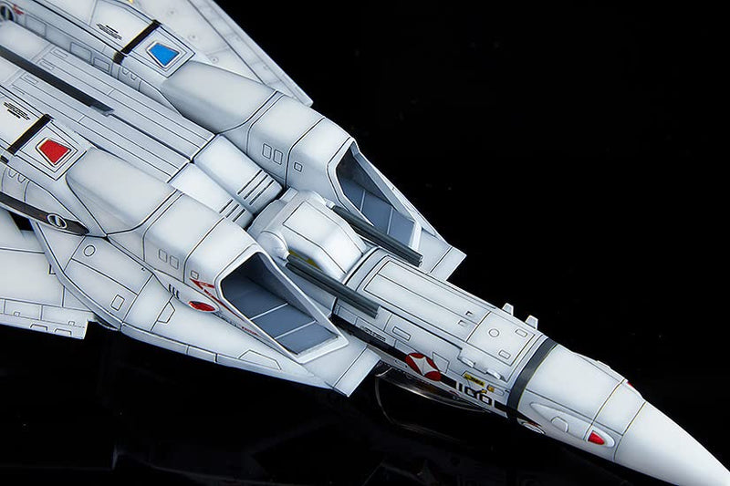 Macross: Do You Remember Love? PLAMAX 1/72 VF-1S Fighter Valkyrie (Roy Focker Custom)