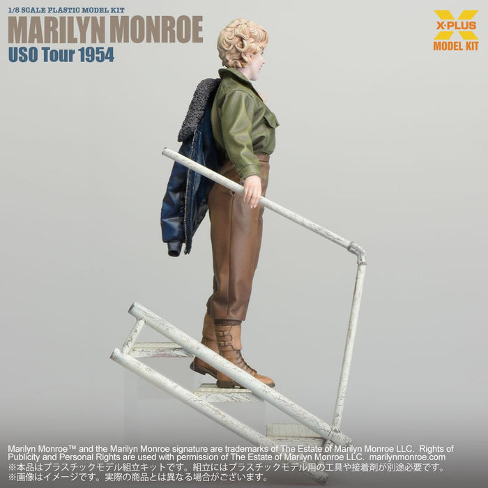 1/8 Scale Marilyn Monroe (USO Tour 1954) Plastic Model Kit