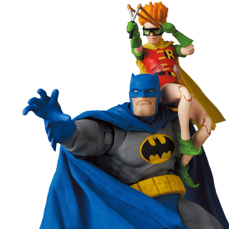 "Batman:The Dark Knight Returns" MAFEX(No.139) Batman Blue Ver. & Robin The Dark Knight Returns