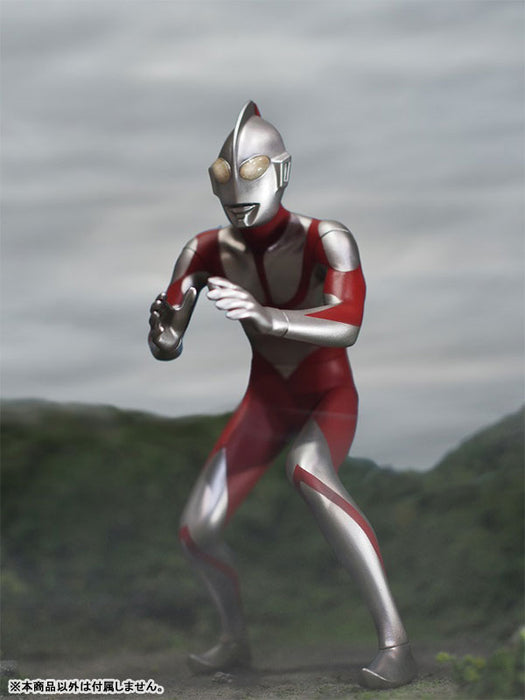 CCP 1/6 Tokusatsu Series "Shin Ultraman" Ultraman Fighting Pose High Grade Ver. with LED Light Up Gimmick
