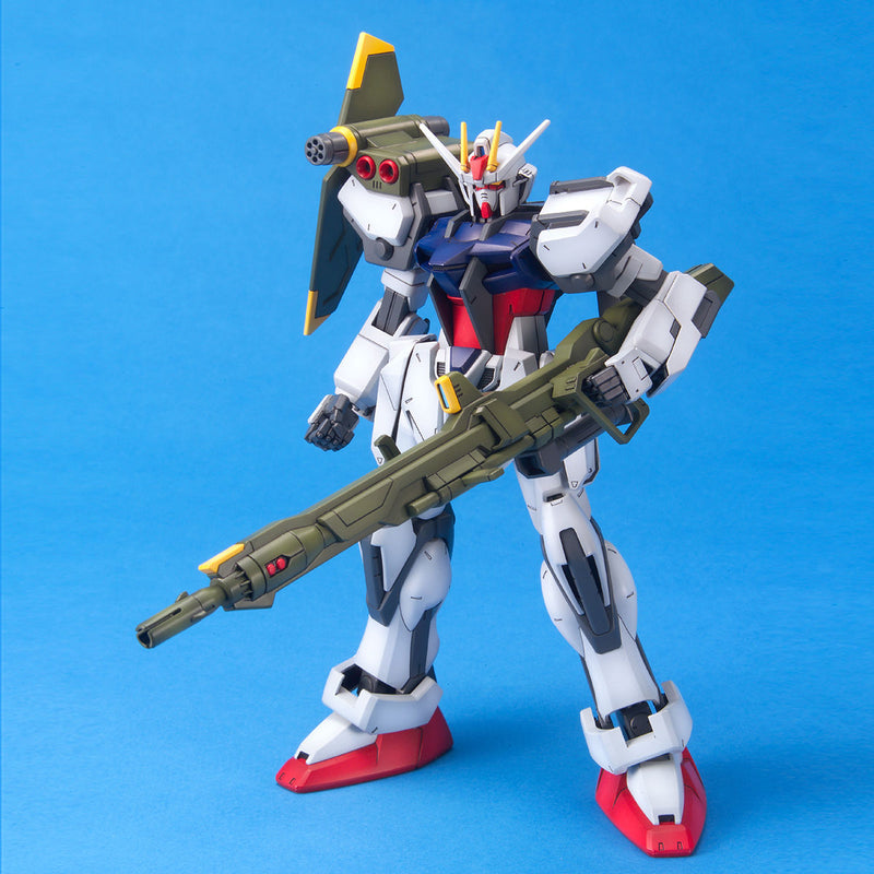 Gat-X105 Strike Gundam Gat-X105 + AQM / E-X03 Launcher Strike Gundam - 1/100 Échelle - 1/100 Gundam Sreed Series (05) Kidou Senshi Gundam Seed - Bandai