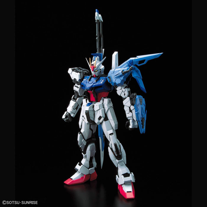 GAT-X105 + AQM / E-YM1 Perfekter Schlag Gundam - 1/60 Maßstab - PG Kidou Senshi Gundam Samen - Bandai-Spirituosen