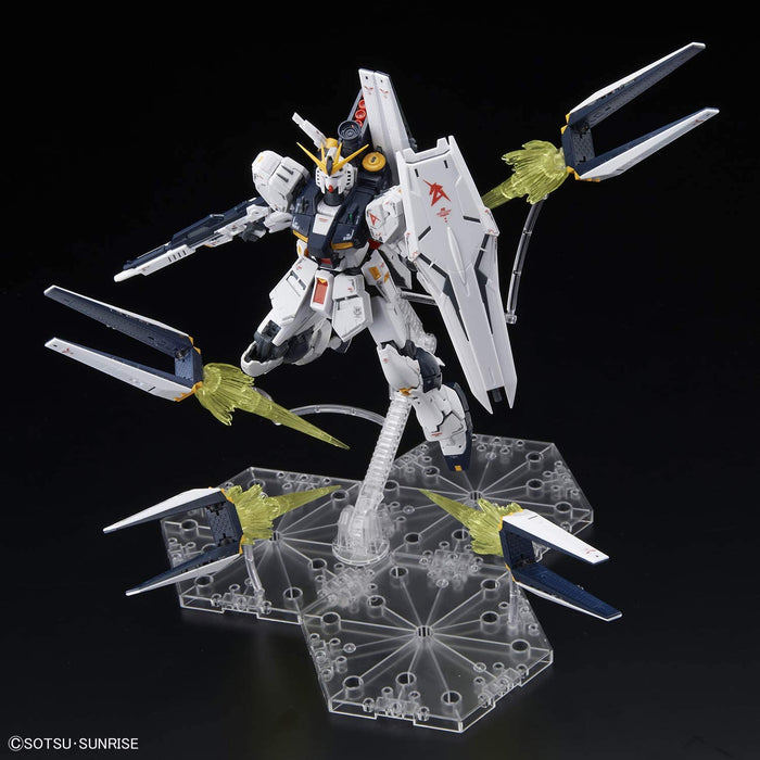 RX-93 NU Gundam (Versione set di effetti finnea) - 1/144 Scala - RG Kicou Senshi Gundam: Char's Detattack - Bandai Spirits